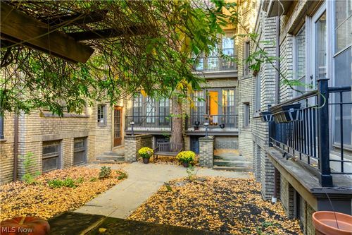 8-2473 Overlook Rd, Cleveland Heights, OH, 44106-2450 | Card Image