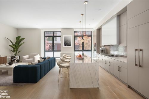 1a-435 W 19th St, New York, NY, 10011-3890 | Card Image