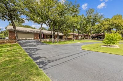 4114 Fairway Drive, House other with 3 bedrooms, 2 bathrooms and null parking in Granbury TX | Image 3