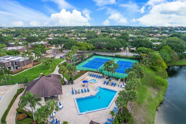 1206 12 Th Ct, Condo with 2 bedrooms, 3 bathrooms and null parking in Jupiter FL | Image 20