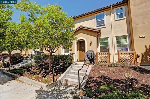 108 Arcangel Way, San Pablo, CA, 94806-5066 | Card Image