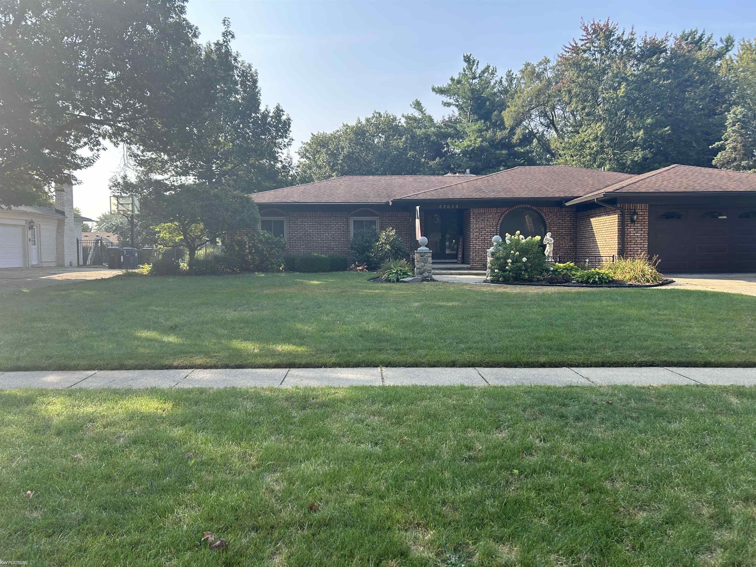 Homestead Ct, Shelby Township, MI 48315