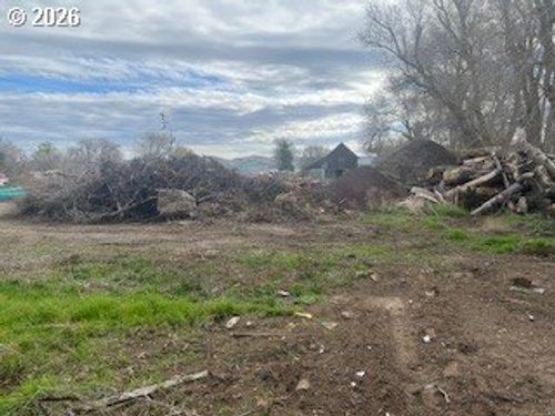 304 Shepler St, Dallesport, WA, 98617-0810 | Card Image