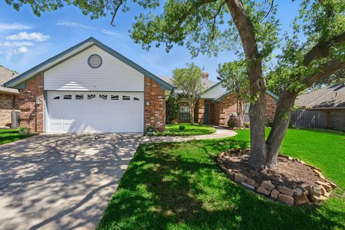 2521 Morningside Dr, Bedford, TX, 76021-2634 | Card Image