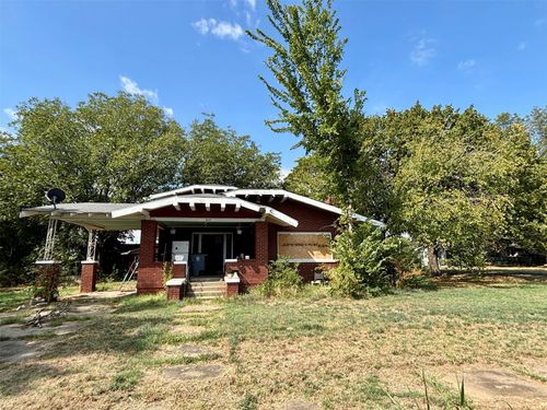 615 J St, Quinton, OK, 74561 | Card Image