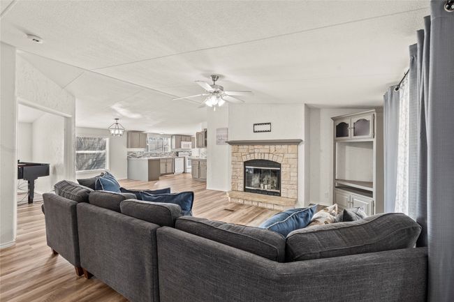 2001 Island Cir, House other with 4 bedrooms, 2 bathrooms and null parking in Tool TX | Image 6