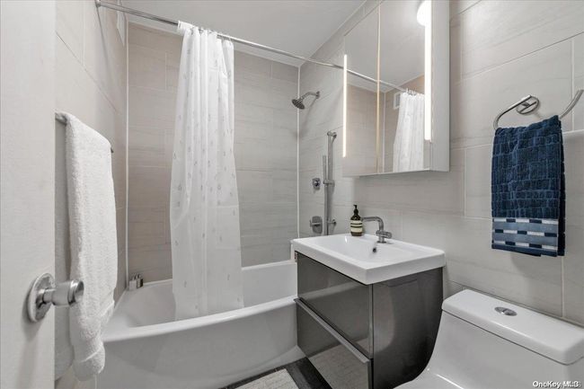 APT-2302 - 125-10 Queens Blvd, Home with 1 bedrooms, 1 bathrooms and null parking in Kew Gardens NY | Image 6