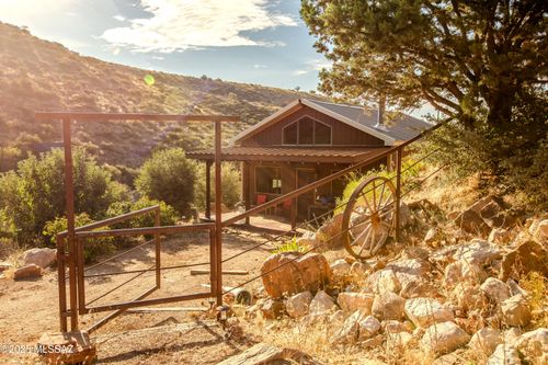988 N Mountain Lion Pass, Winkelman, AZ, 85192 | Card Image