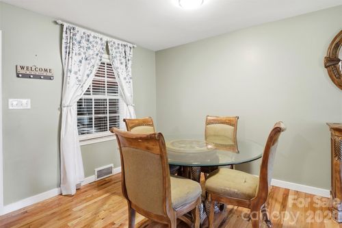 2848 Walter Dr Nw, Concord, NC, 28027-5561 | Card Image