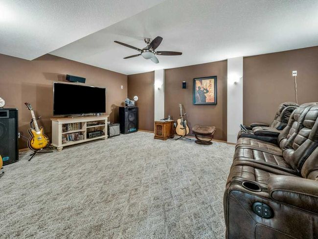 1043 Canyon Boulevard W, Home with 5 bedrooms, 3 bathrooms and 5 parking in Lethbridge AB | Image 26