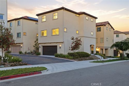 27664 Grandview Way, San Pedro, CA, 90732-3345 | Card Image