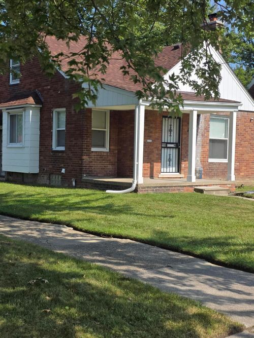 11101 Beaconsfield St, Detroit, MI, 48224-1714 | Card Image