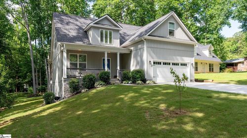 8 Spur Dr, Travelers Rest, SC, 29690-2136 | Card Image