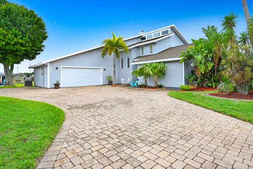 1585 Sykes Creek Dr, Merritt Island, FL, 32953-3174 | Card Image