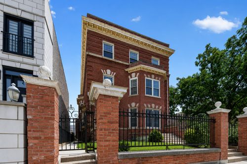 4541 Forrestville Ave, Chicago, IL, 60653-4196 | Card Image