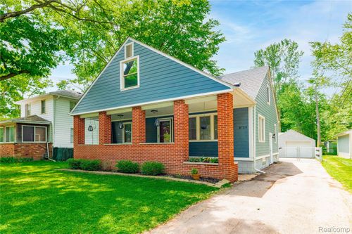8729 Bellevue Rd, Grosse Ile, MI, 48138-1816 | Card Image