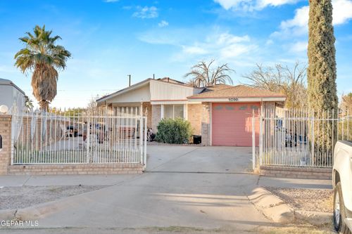 9700 Staubach Dr, El Paso, TX, 79927-2944 | Card Image