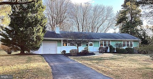 120 Hunt Club Ln, NEWTOWN SQUARE, PA, 19073-3412 | Card Image