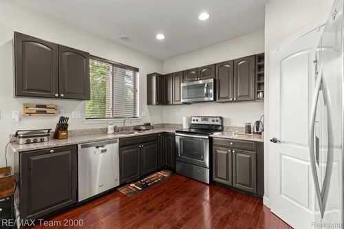 21597 Harper Lake Ave, Saint Clair Shores, MI, 48080-1425 | Card Image