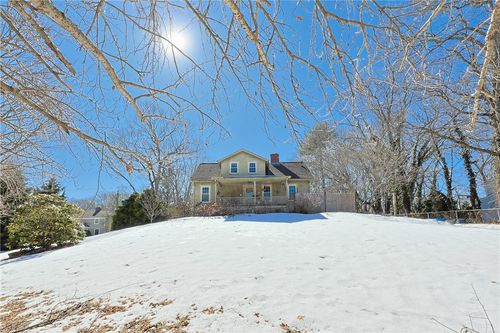 29 N Lake Dr, Barrington, RI, 02806-2811 | Card Image