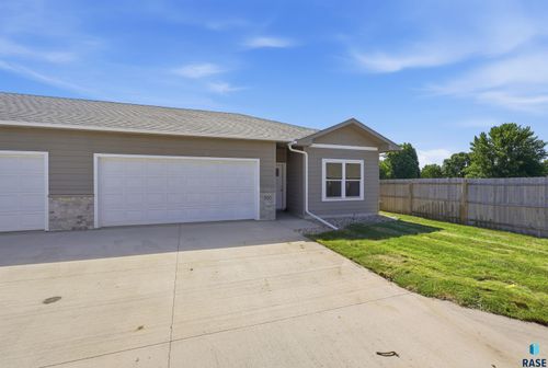 800 N Marquette Pl, Sioux Falls, SD, 57110-5878 | Card Image