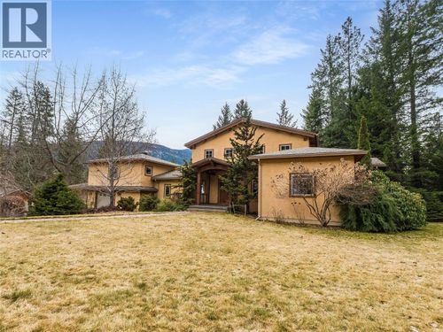 3179 Heddle Rd, Nelson, BC, V1L6M2 | Card Image