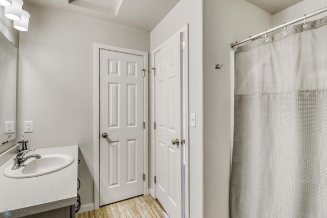 Bathroom1_1.JPG | Image 25