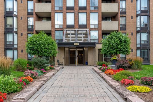 211-1535 Diefenbaker Crt, Pickering, ON, L1V3W2 | Card Image
