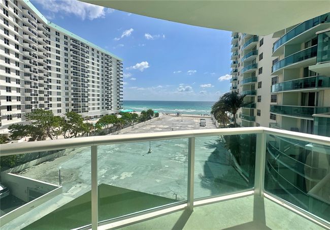 APT-5Y - 3801 S Ocean Dr, Condo with 1 bedrooms, 1 bathrooms and null parking in Hollywood FL | Image 19