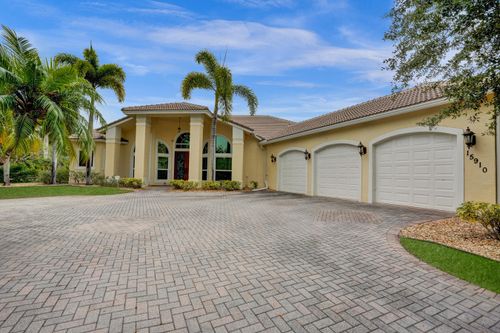 15910 Lindbergh Ln, Wellington, FL, 33414-8358 | Card Image