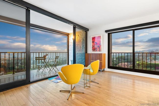 UNIT-1205 - 2500 Torrey Pines Rd, Condo with 2 bedrooms, 2 bathrooms and 2 parking in La Jolla CA | Image 8