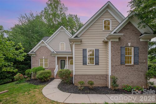 1033 Marguerite Dr, Lowell, NC, 28098-1551 | Card Image