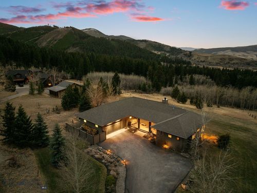 303 S Big Elk Meadow Rd, Gallatin Gateway, MT, 59730-9637 | Card Image