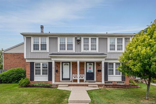 36640 Park Place Dr, Sterling Heights, MI, 48310-4223 | Card Image