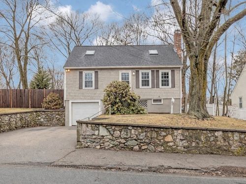 213 River St, Dedham, MA, 02026-3200 | Card Image