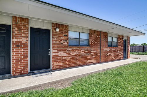 1709 Short St, Cleburne, TX, 76033-7154 | Card Image