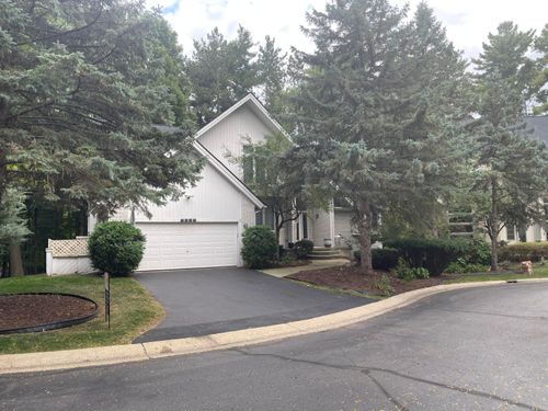 6289 Lindsay Ct, West Bloomfield, MI, 48324-2154 | Card Image