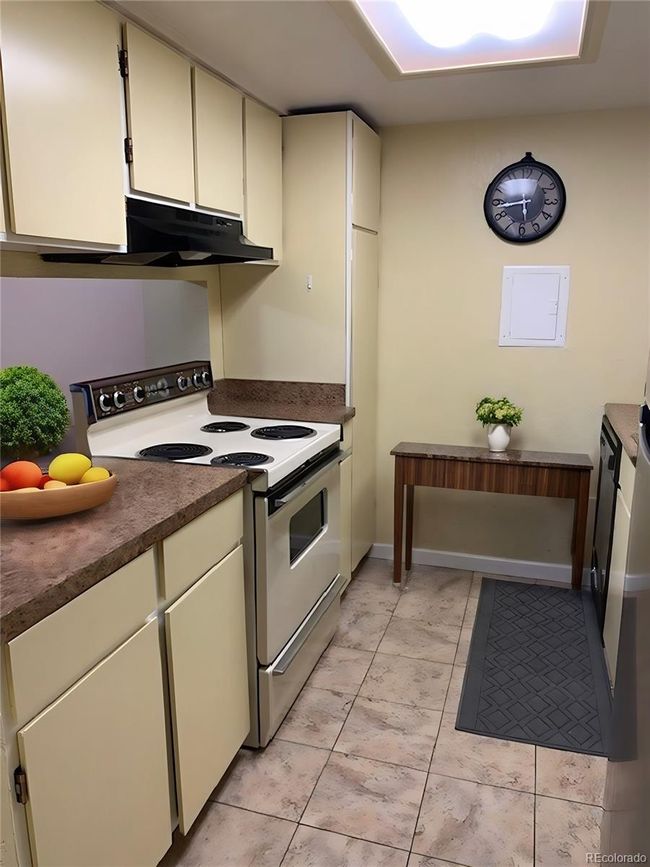 APT-204 - 12108 Melody Dr, Condo with 2 bedrooms, 1 bathrooms and 1 parking in Westminster CO | Image 4