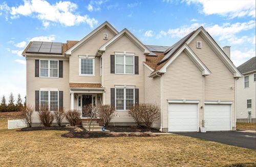 77 Hound Pack Cir, East Walpole, MA, 02032-1065 | Card Image