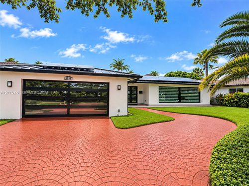 7253 Loch Ness Dr, Miami Lakes, FL, 33014-6007 | Card Image