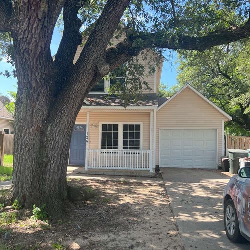 124 W Park Ave, Sherman, TX, 75090-8902 | Card Image