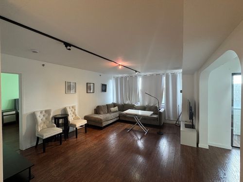 apt-1004s-250 Hammond Pond Pkwy, Chestnut Hill, MA, 02467-1521 | Card Image