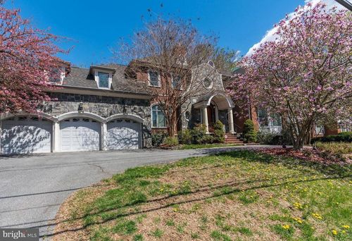 3809 Jones Bridge Rd, CHEVY CHASE, MD, 20815-5724 | Card Image