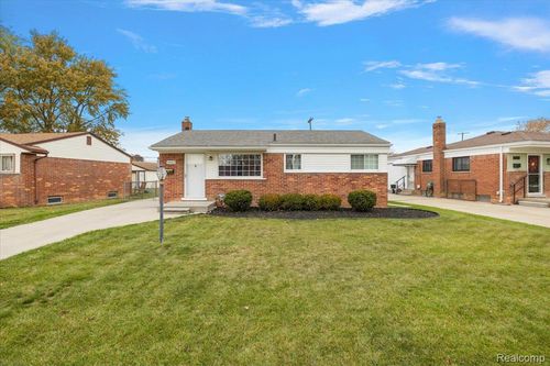 18053 S Wind Dr, Fraser, MI, 48026-4617 | Card Image