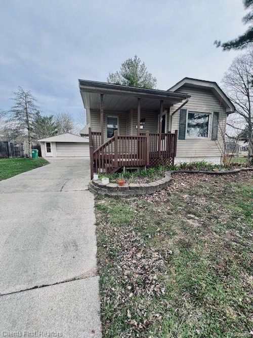 30838 Block St, Garden City, MI, 48135-1913 | Card Image