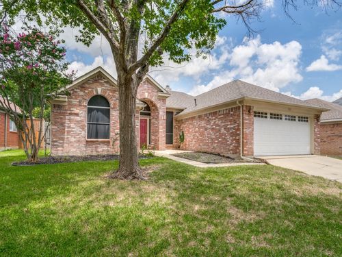 631 Engleside Dr, Arlington, TX, 76018-5104 | Card Image