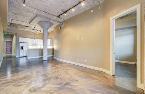 205-2323 Polk St, Houston, TX, 77003-4407 | Card Image