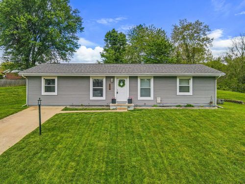 1626 Valley Dale Dr, Logan, OH, 43138-9471 | Card Image