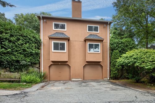 5-5 Highness Dr, Uxbridge, MA, 01569-1613 | Card Image