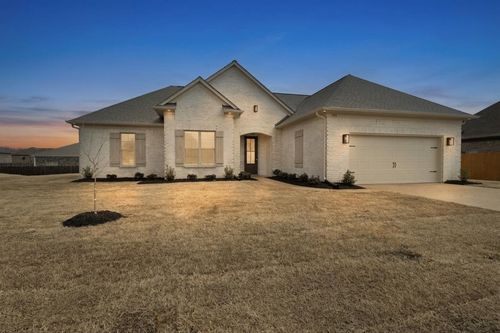 140 Oakland Ridge Cv, Oakland, TN, 38060-2007 | Card Image